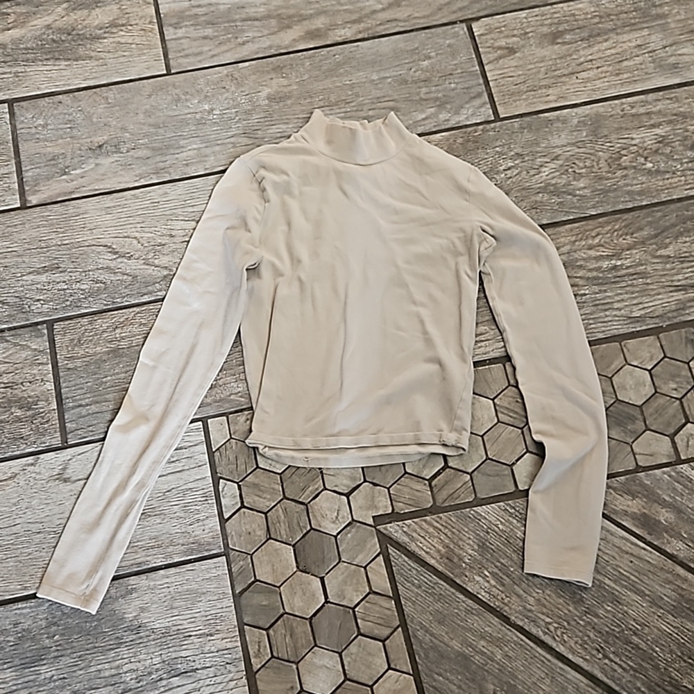 Hollister Cropped Long Sleeve T Shirt XXS